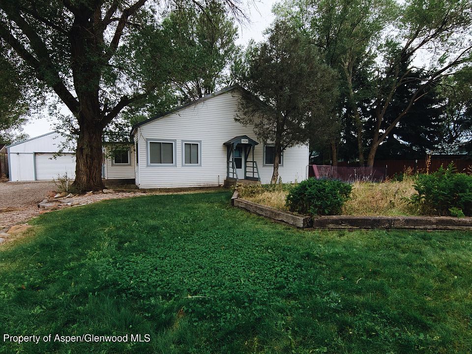 1st image of 1424 E Victory Way