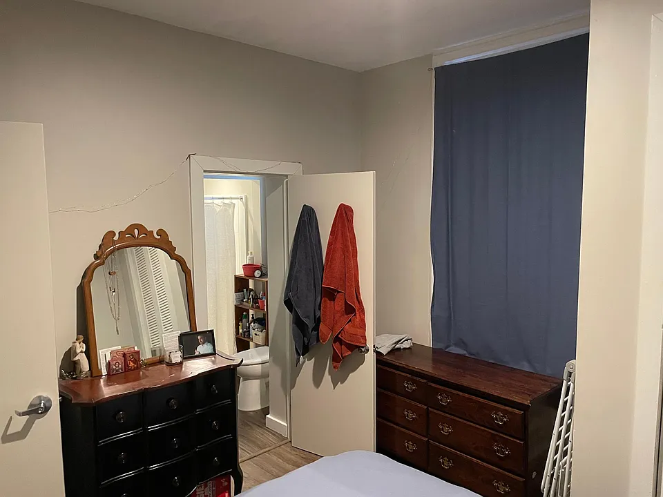 Another view of en suite bedroom