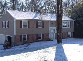 28 Baxter Ct, Mahopac, NY 10541