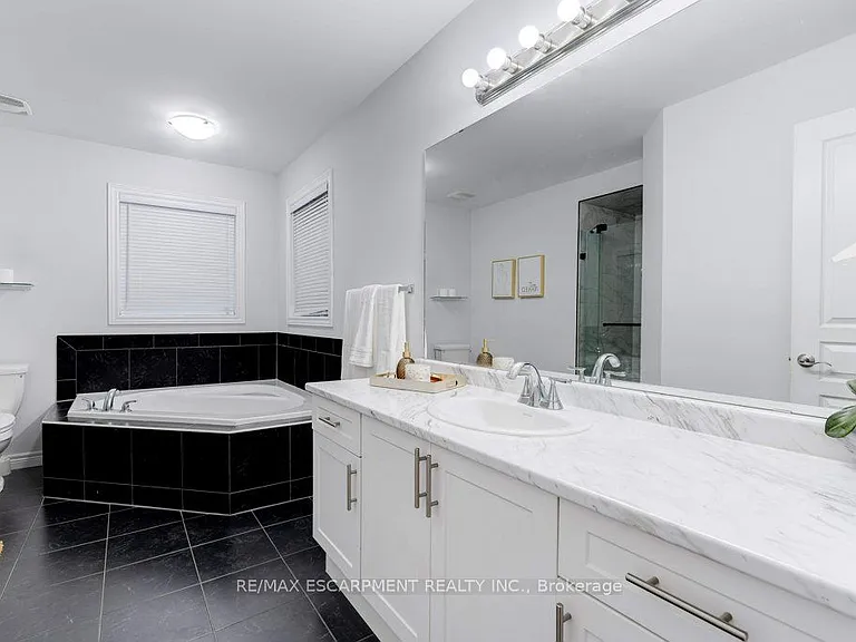 85 Showcase Dr #MAIN — Photo 33