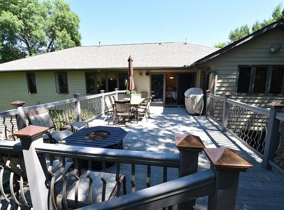 3rd image of 141 Marian Ct