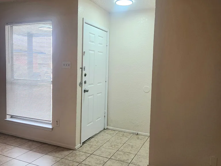 3712 Hulen Park Cir — Photo 10