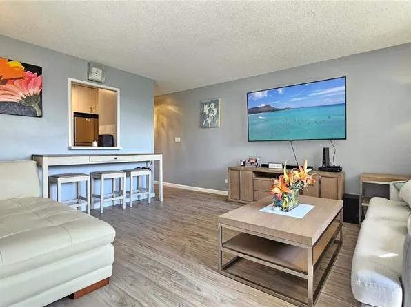 98-1038 Moanalua Rd APT 7-305, Aiea, HI 96701