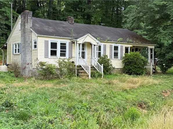 254 Toms Creek Church Rd, Pilot Mtn, NC 27041