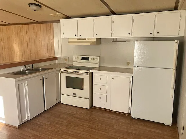 1921 Red Tail Dr — Photo 2