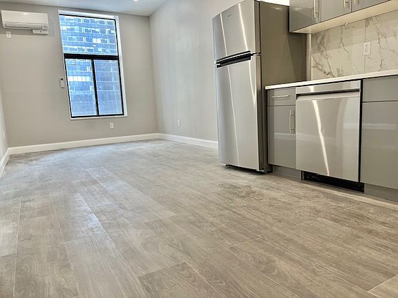 2nd image of 24 W 56th St #4
