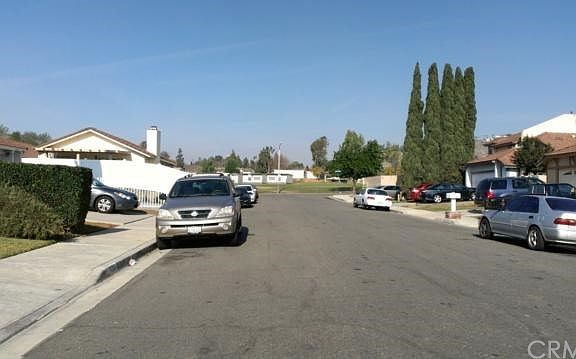 neighbor with elementary school next by