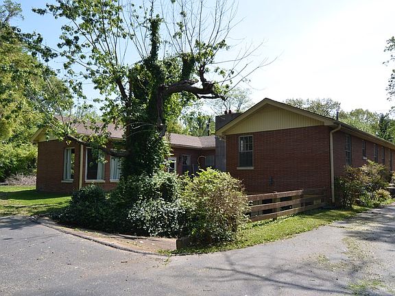 2nd image of 104 Leech Ct