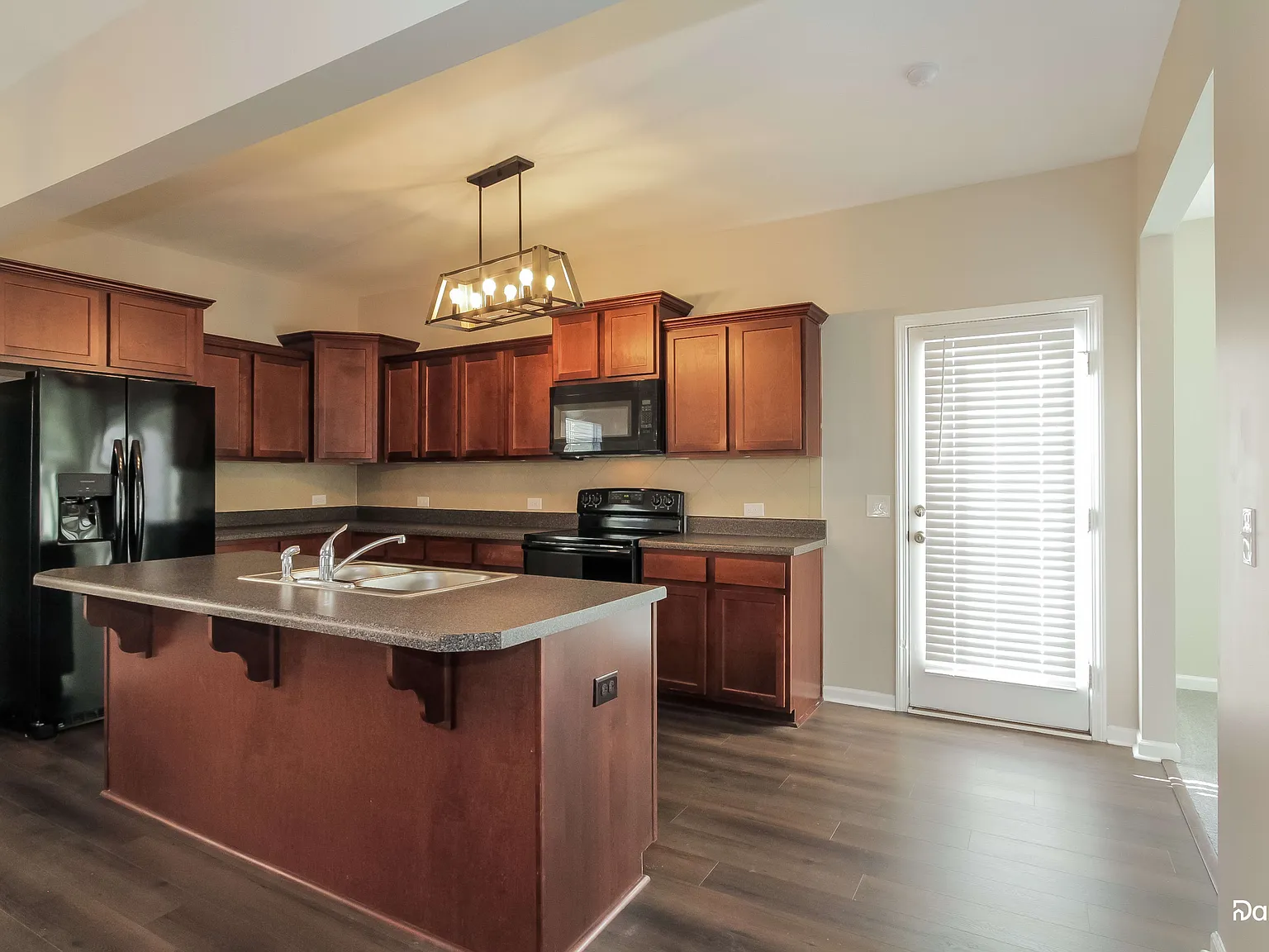 3 bed, 2.5 bath, 2094 sqft, $2,175 — Photo 2