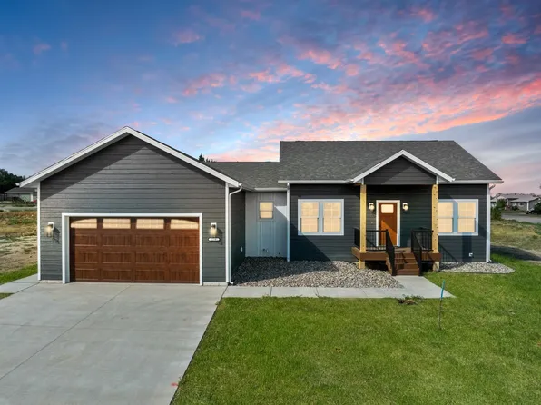 239 Crabapple Dr, Williston, ND 58801