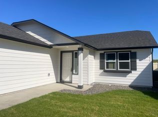 602 Bing St, Grandview, WA 98930
