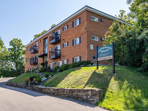 3rd image of 4000 Ledgewood Dr APT 5