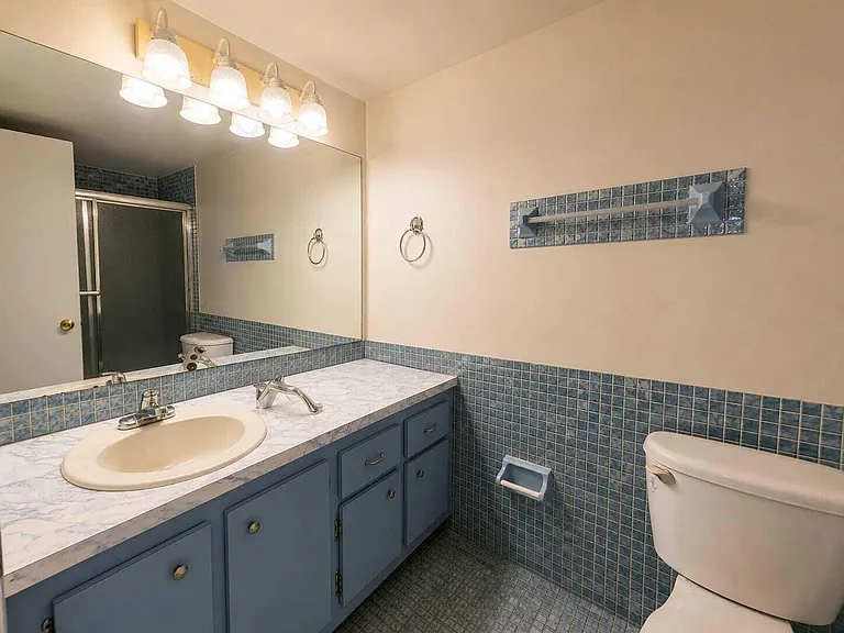 4750 NW 22nd Ct #502 — Photo 8