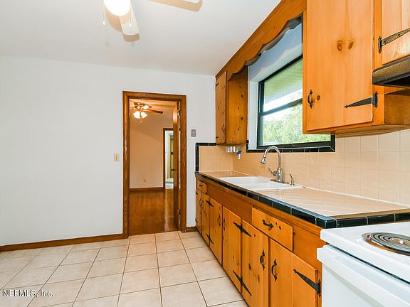 5th image of 1411 MAGNOLIA Circle