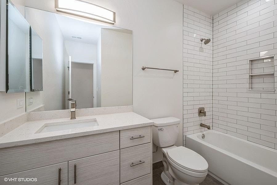 2nd image of 3648 S Paulina St #R
