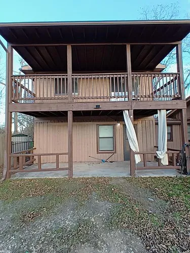 804 Lakeshore Dr Photo 1