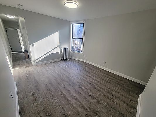 3rd image of 1145 Longfellow Ave APT 18