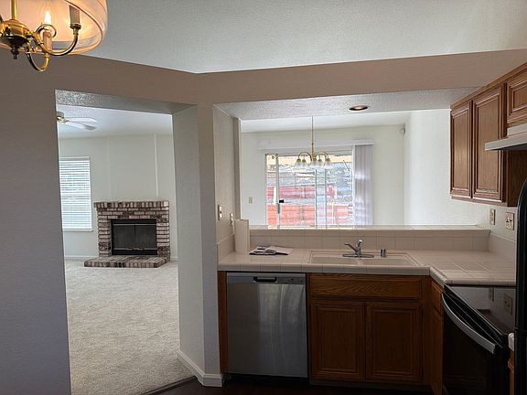 4th image of 5100 Pawnee Dr