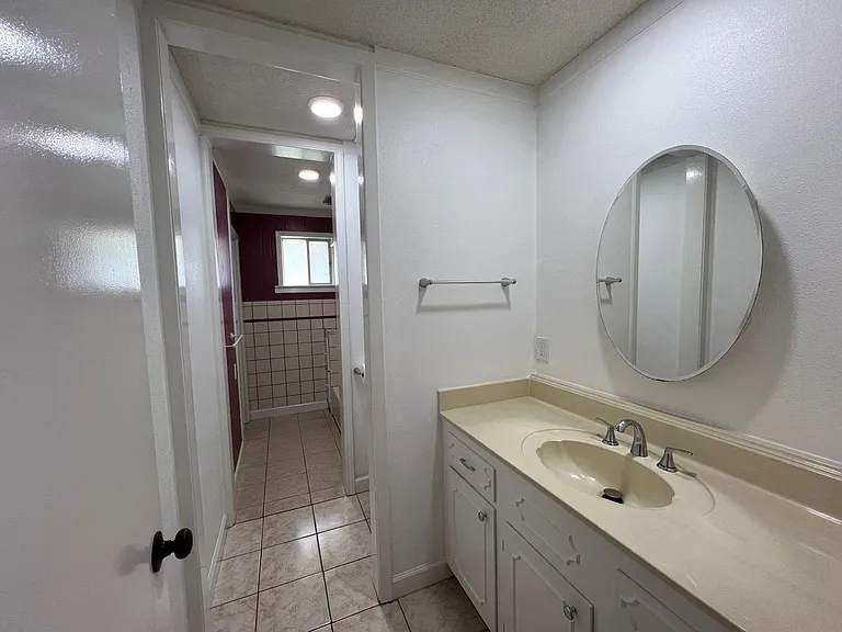 9240 & 9250 Lockhart Rd — Photo 21