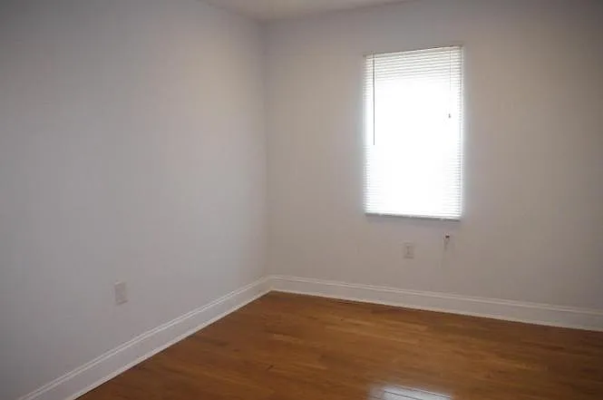 1537 S Chadwick St — Photo 15
