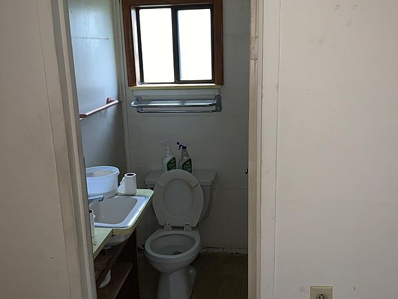 4th image of 4304 N Ferdinand St