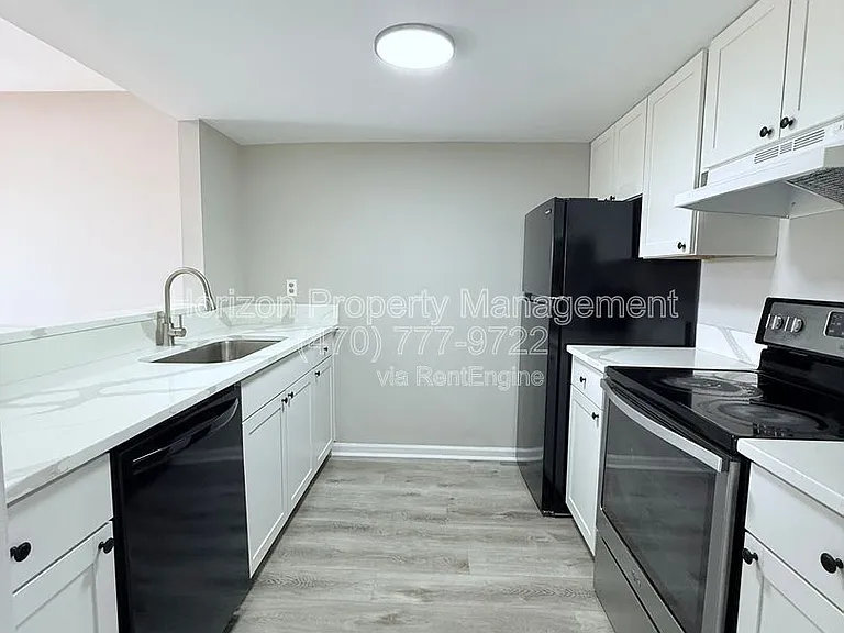 3730 Old Flowery Branch Rd #J5 — Photo 2