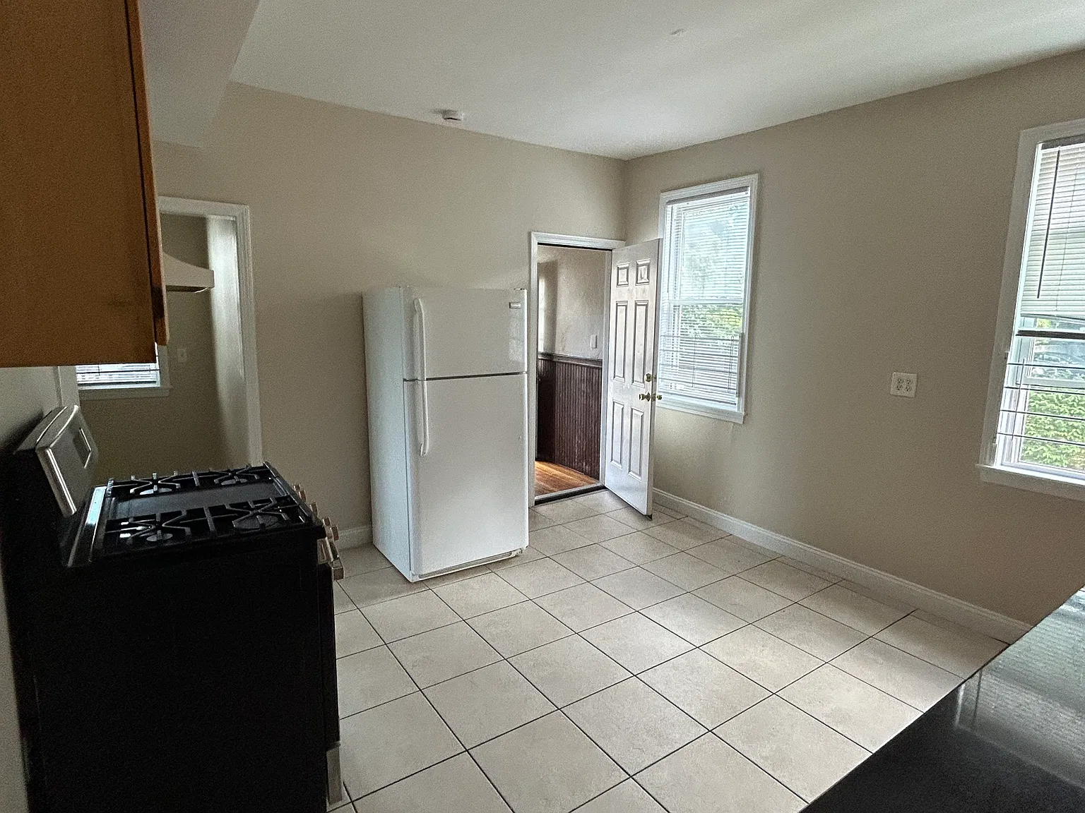 81 Kingsdale St — Photo 4