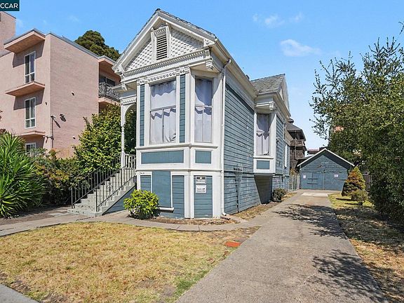 3rd image of 3414 Andover St