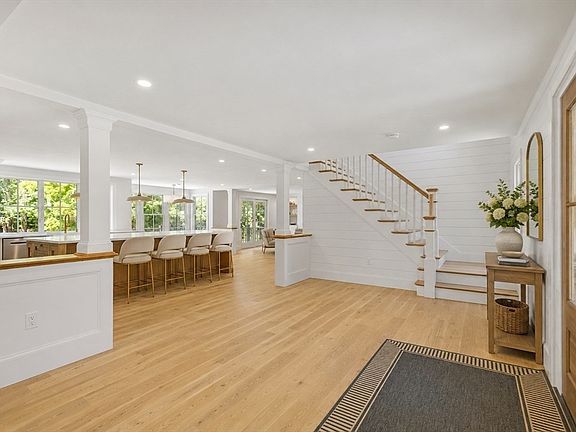 5th image of 41 Westford Farm Rd