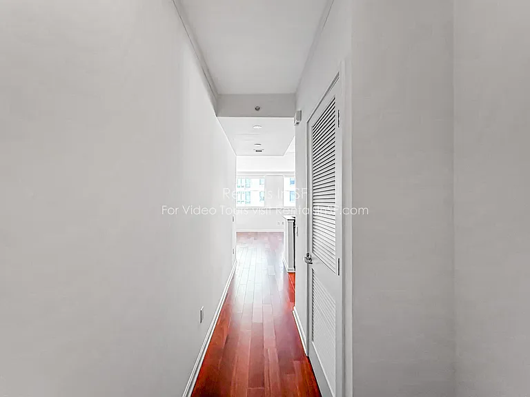 400 Beale St #1501 — Photo 10
