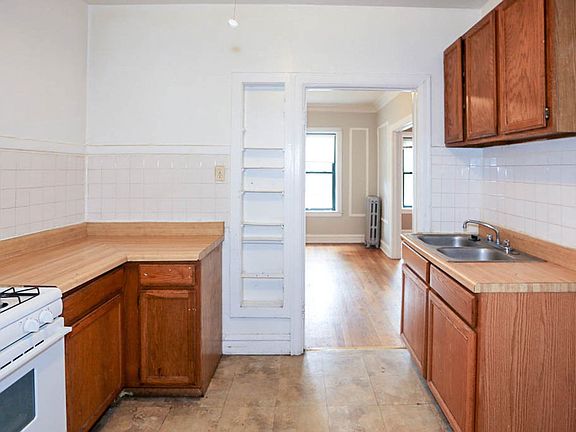 3rd image of 4841 N Wolcott Ave APT 1B