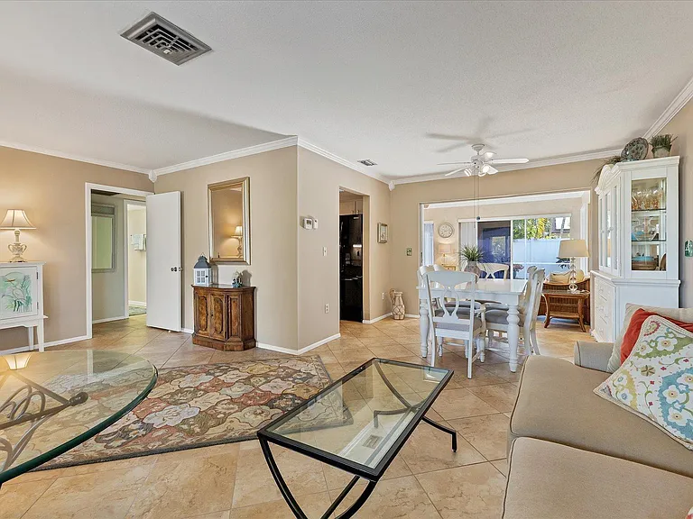 521 Beach Park Blvd — Photo 7