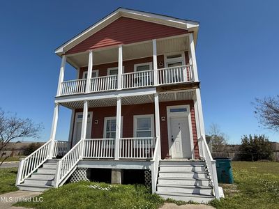 2000 Magazine St, Ocean Springs, MS, 39564