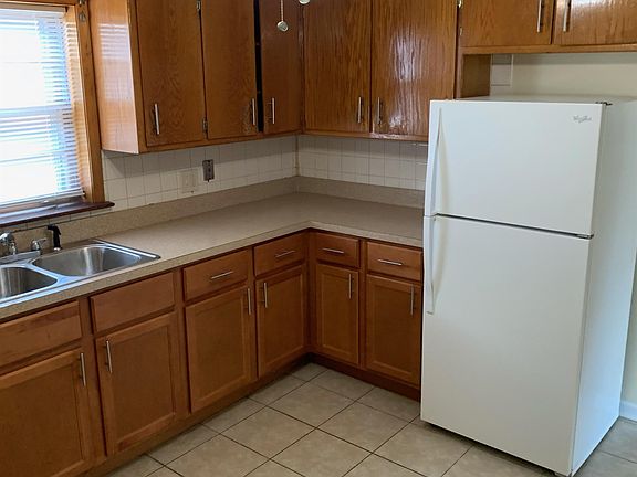 2nd image of 3508 Warren Ave #5