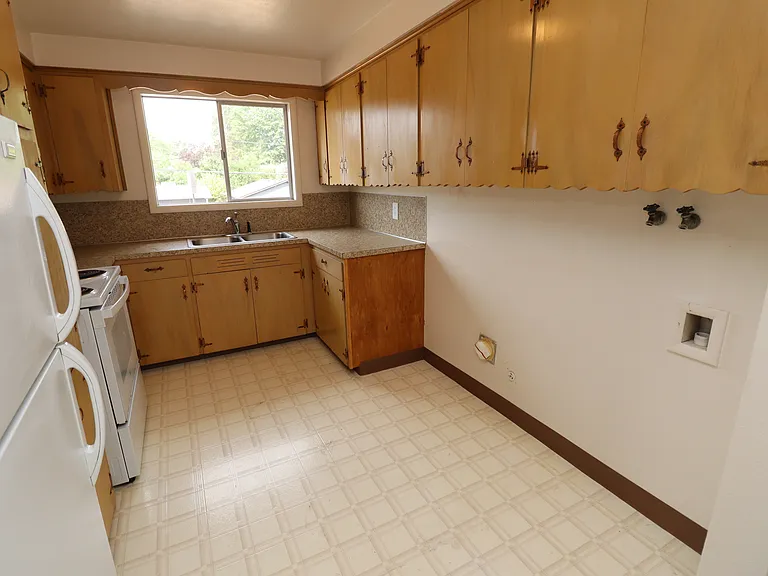 3025 Madison St NE — Photo 4