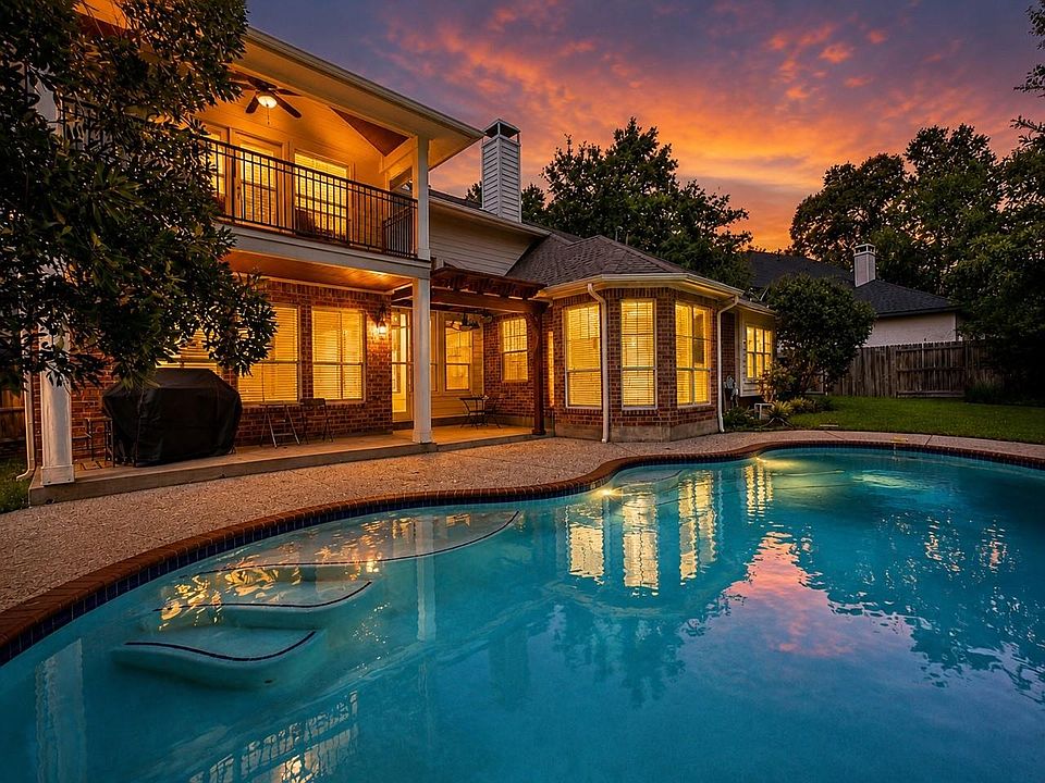 1st image of 6 Meadow Rose Pl
