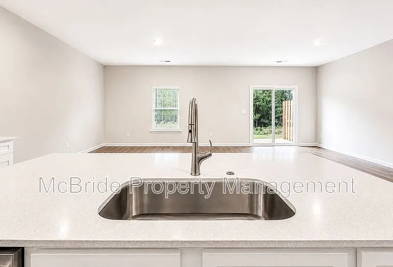 1018 Aldrich St — Photo 7