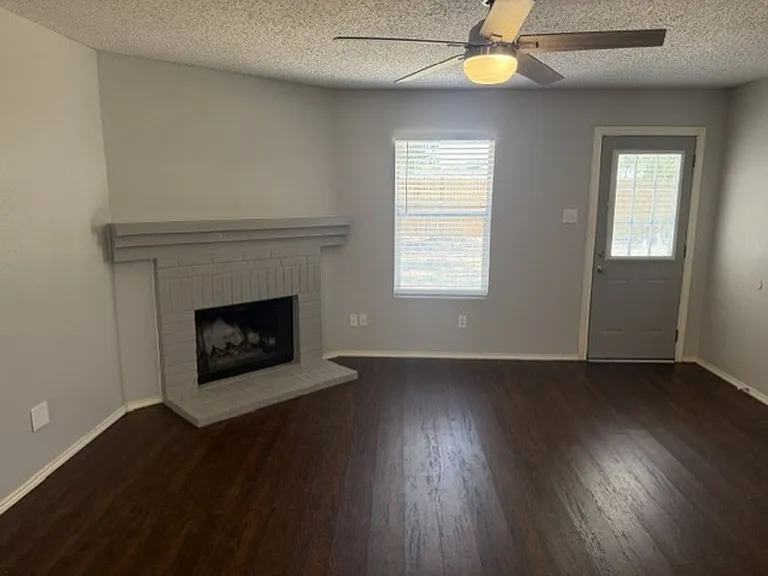 1004 Mazourka Dr — Photo 6