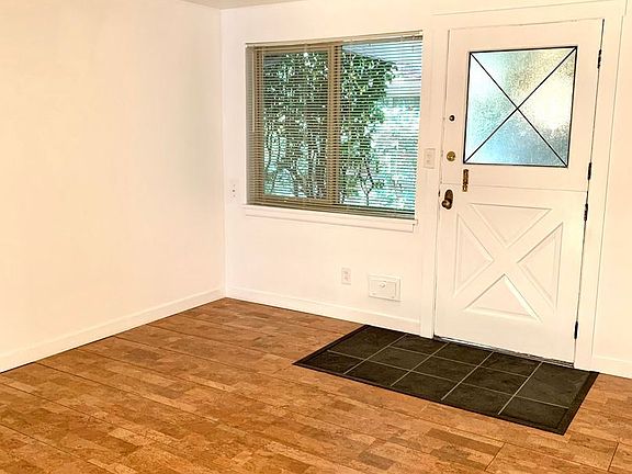 3rd image of 946 10th Ave E APT 4