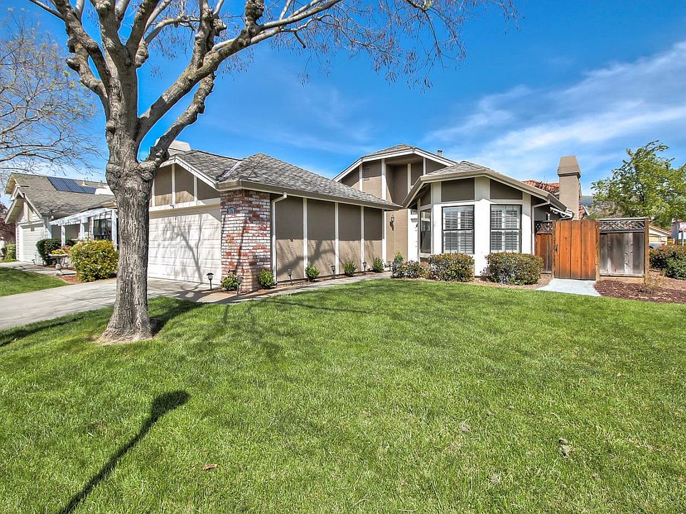 1st image of 1870 Bayo Claros Cir