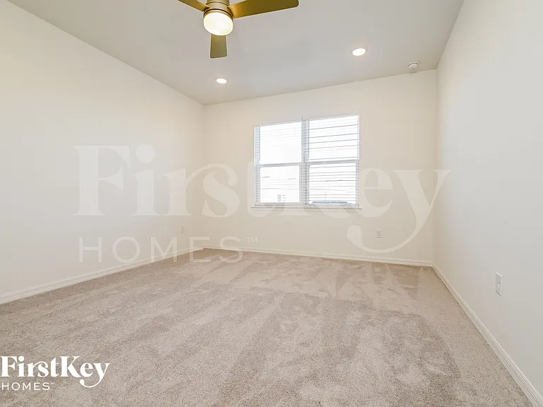 209 Windsor Reserve Dr — Photo 7