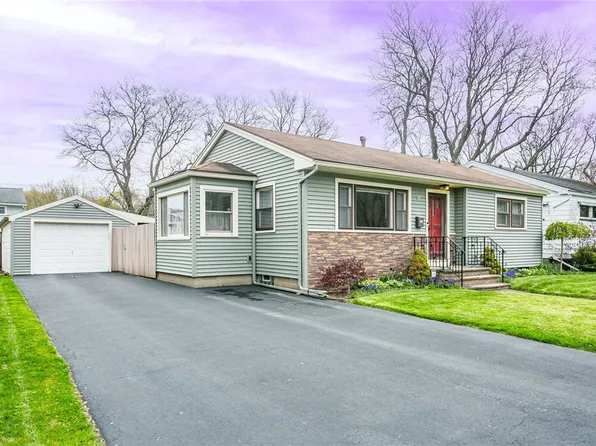 18 Falleson Rd, Rochester, NY 14612