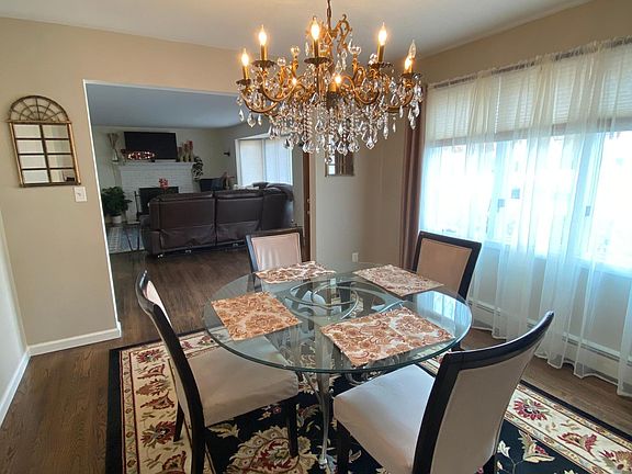 4th image of 8 Canterbury Blvd