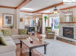 392 Camelot Dr, Banner Elk, NC 28604
