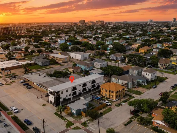 1716 23rd St #B, Galveston, TX 77550