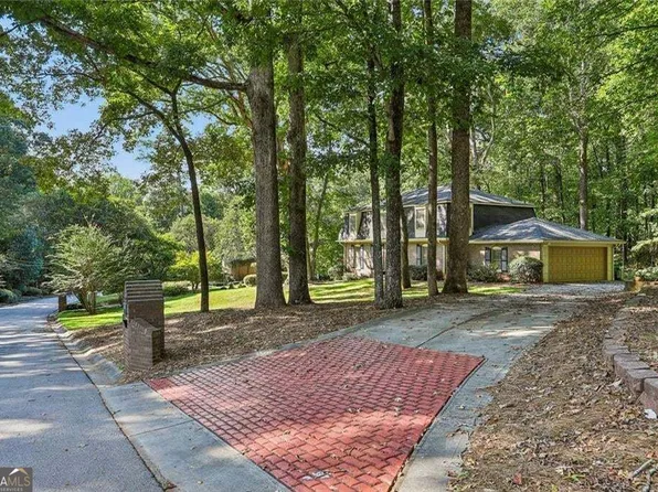 4988 Mountclaire Rd, Stone Mountain, GA 30087