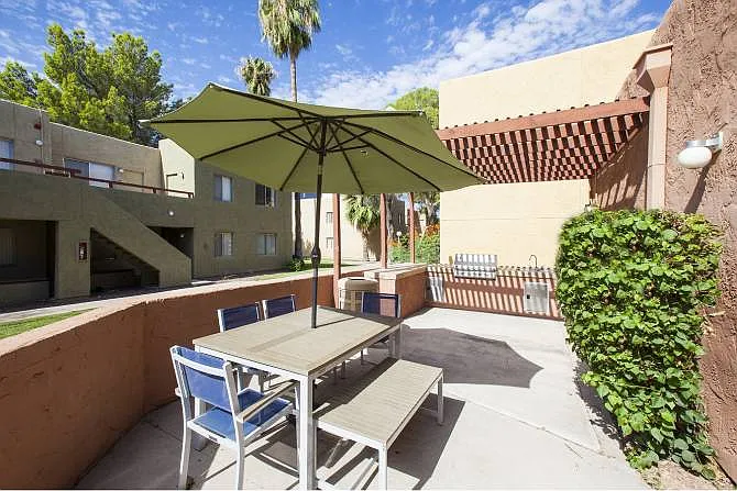 Zona Verde Apartments — Photo 24