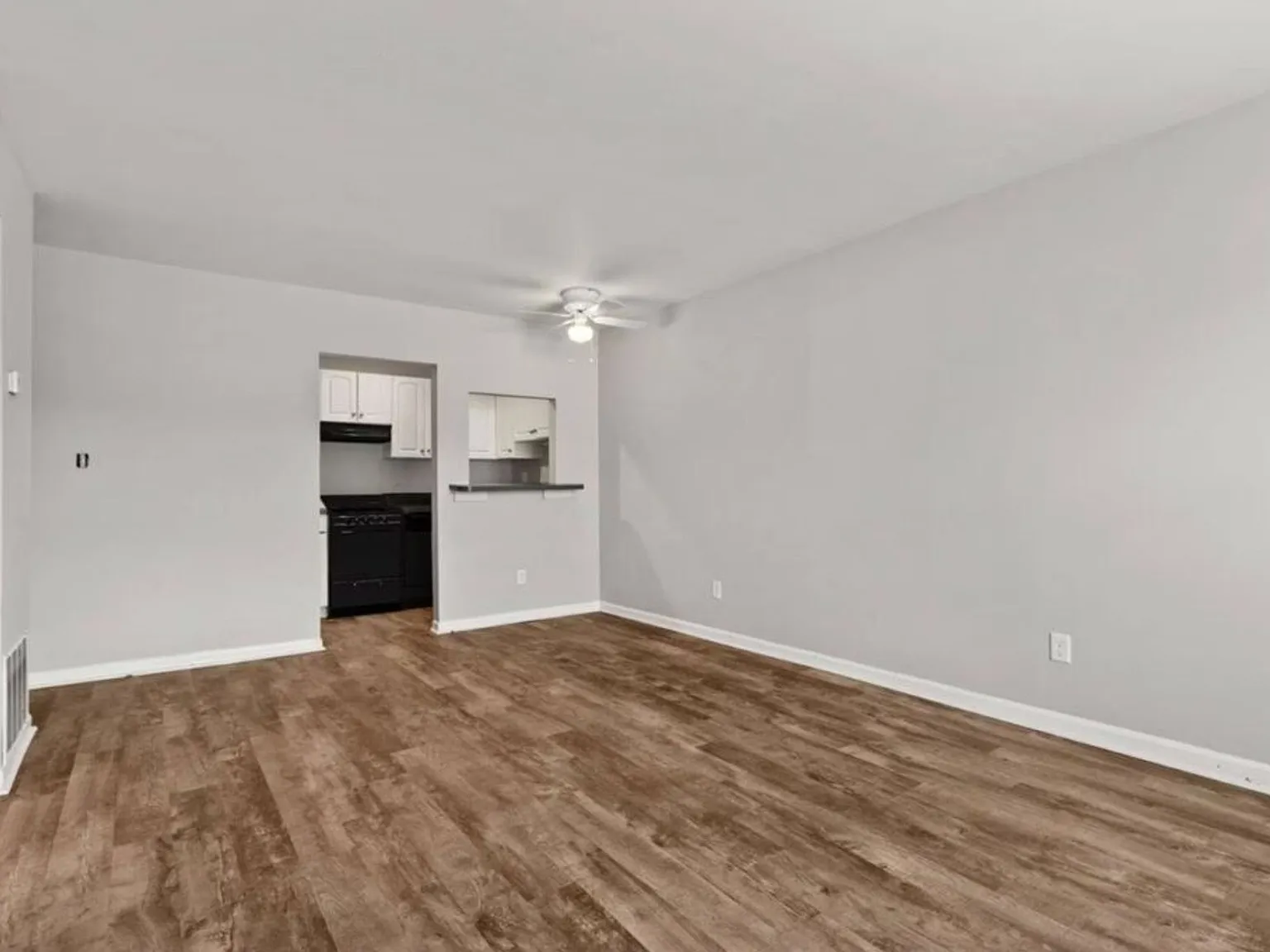 Flats on Tamarack — Photo 4