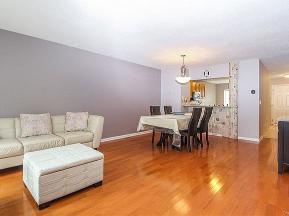 3rd image of 1104 Scarborough Dr