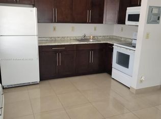 724 NE 6th St #1, Hallandale, FL 33009